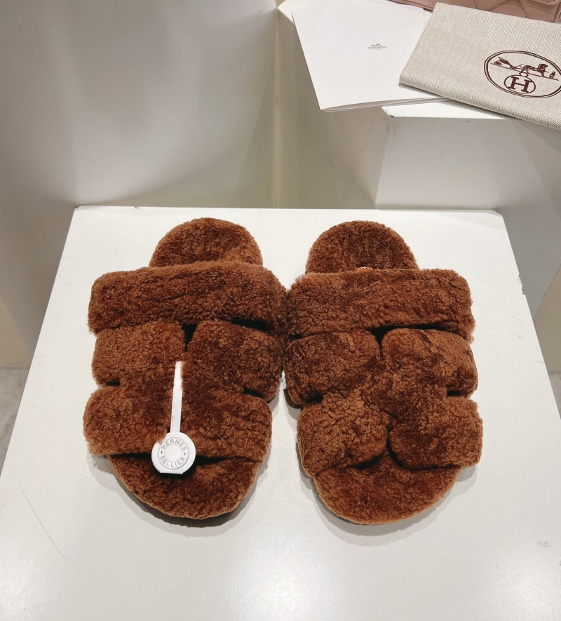 H**mes slippers